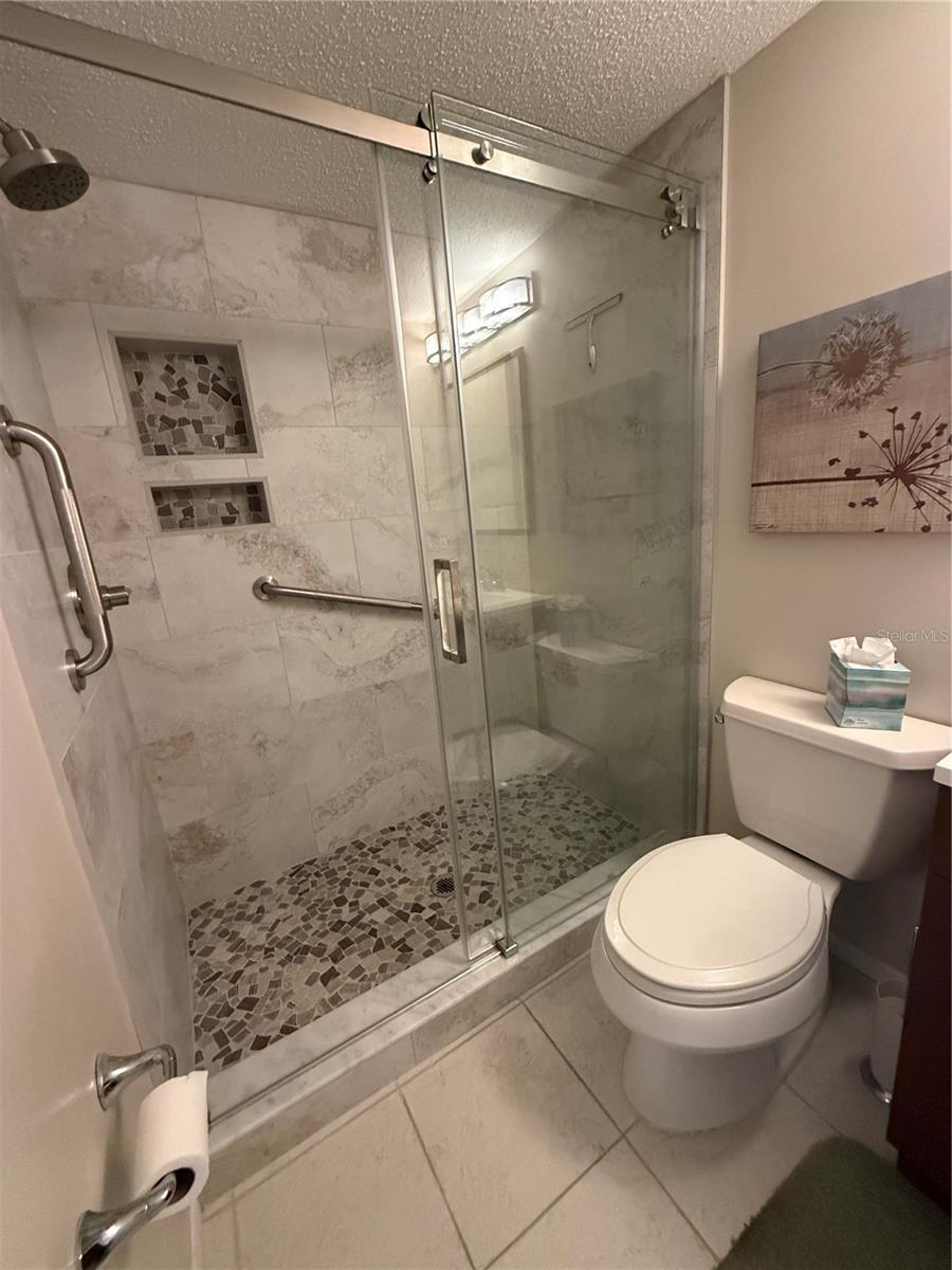 BAYSHORE ON THE LAKE APTS III SEC1 - Residential