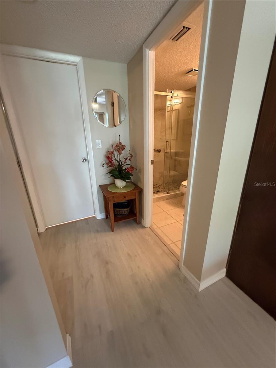 BAYSHORE ON THE LAKE APTS III SEC1 - Residential