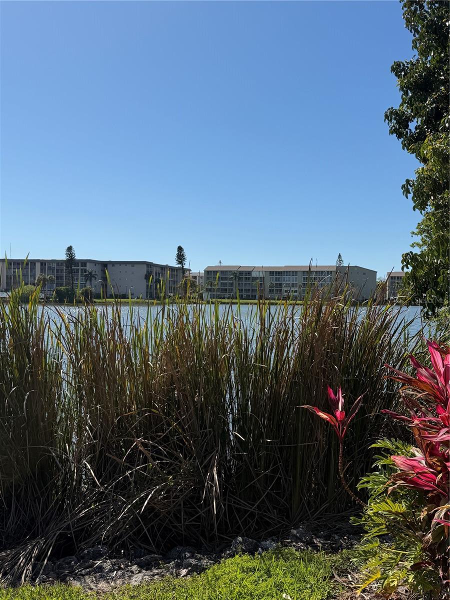 BAYSHORE ON THE LAKE APTS III SEC1 - Residential