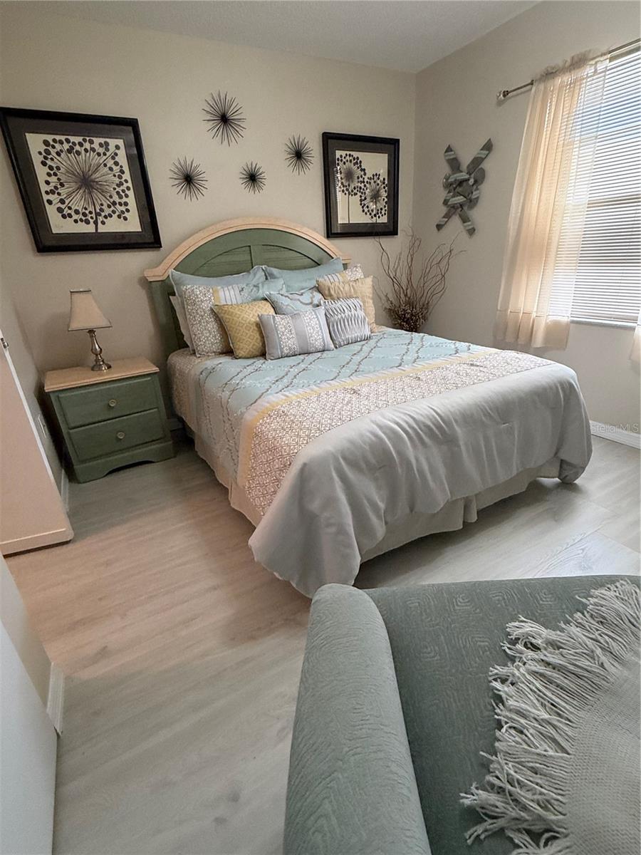 BAYSHORE ON THE LAKE APTS III SEC1 - Residential