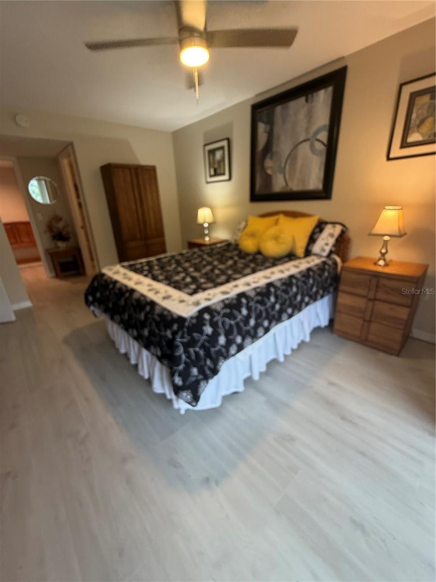 BAYSHORE ON THE LAKE APTS III SEC1 - Residential