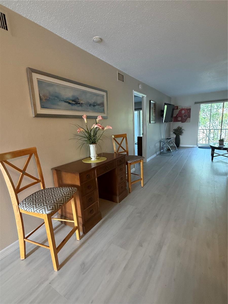 BAYSHORE ON THE LAKE APTS III SEC1 - Residential