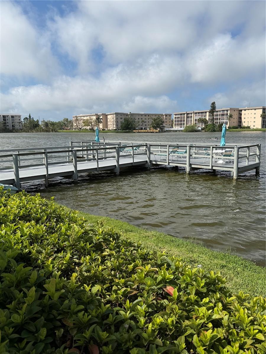 BAYSHORE ON THE LAKE APTS III SEC1 - Residential