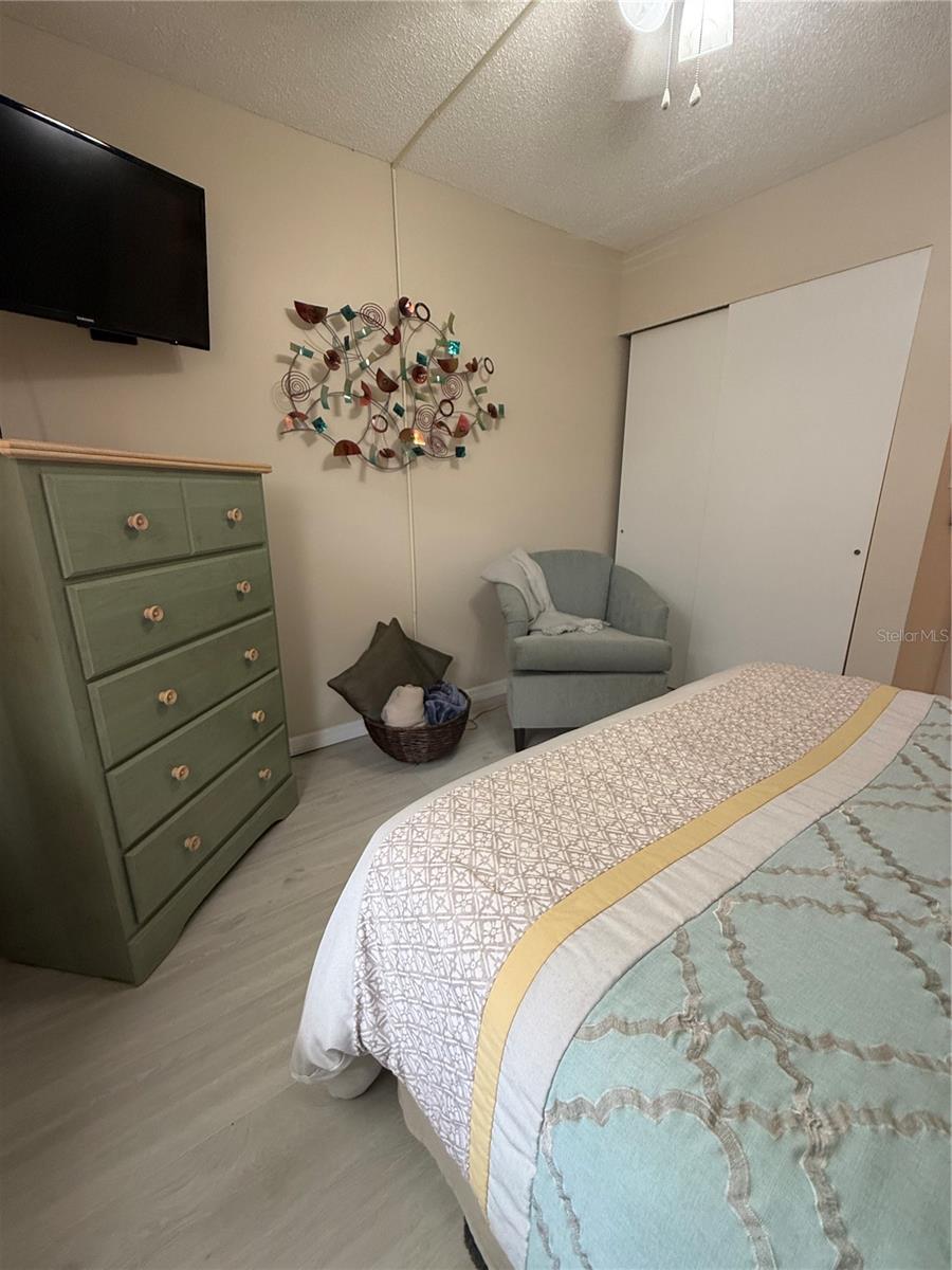 BAYSHORE ON THE LAKE APTS III SEC1 - Residential