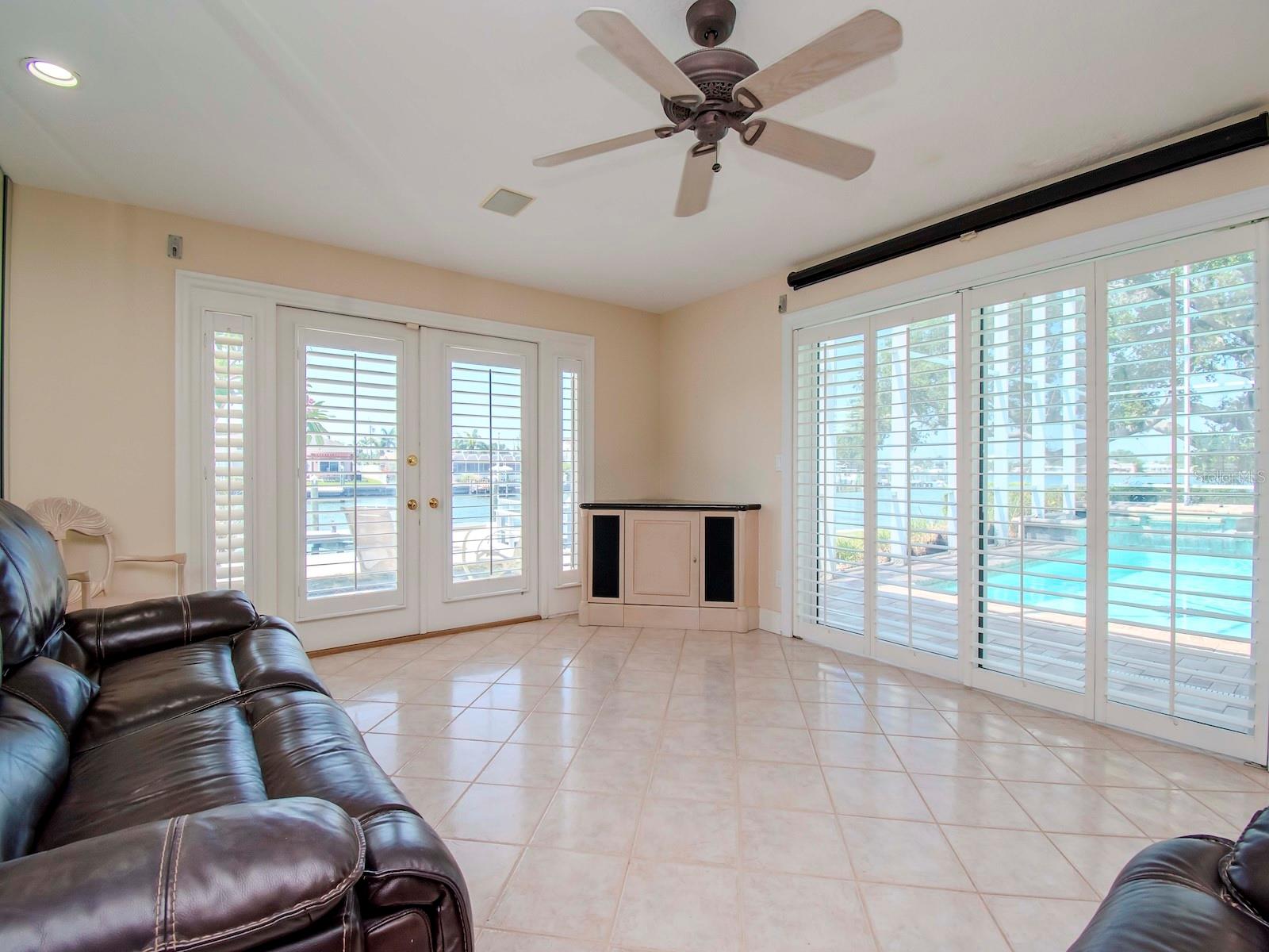 HARBOR BLUFFS SEC 4 - Residential