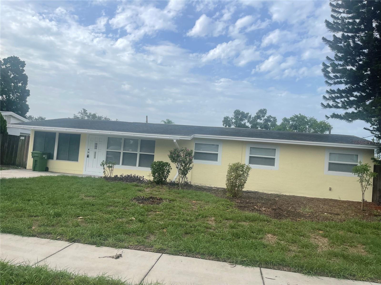 3712 W WALLACE AVENUE - Photo 2
