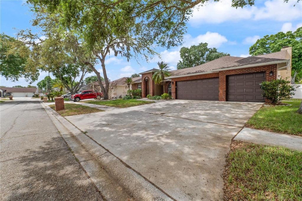 Photo of 931 Balsamina Drive, Brandon, FL 33510 (MLS # TB8491881)