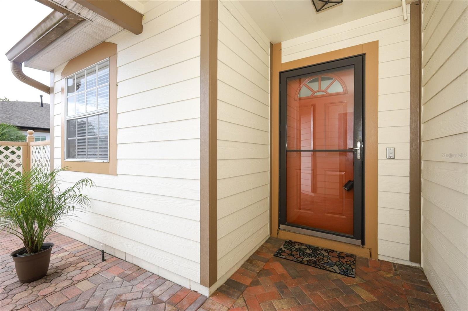 945 NORFOLK COURT