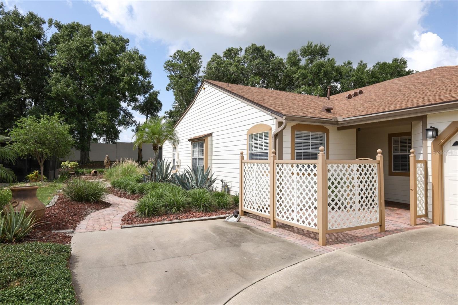945 NORFOLK COURT