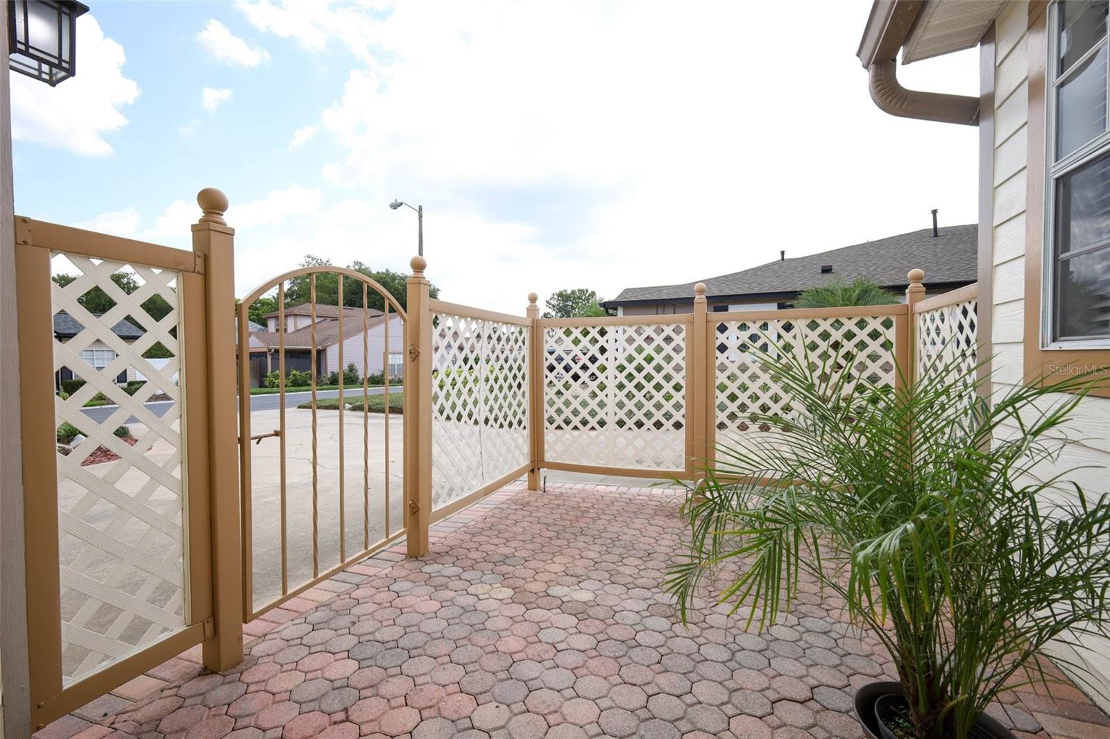 945 NORFOLK COURT