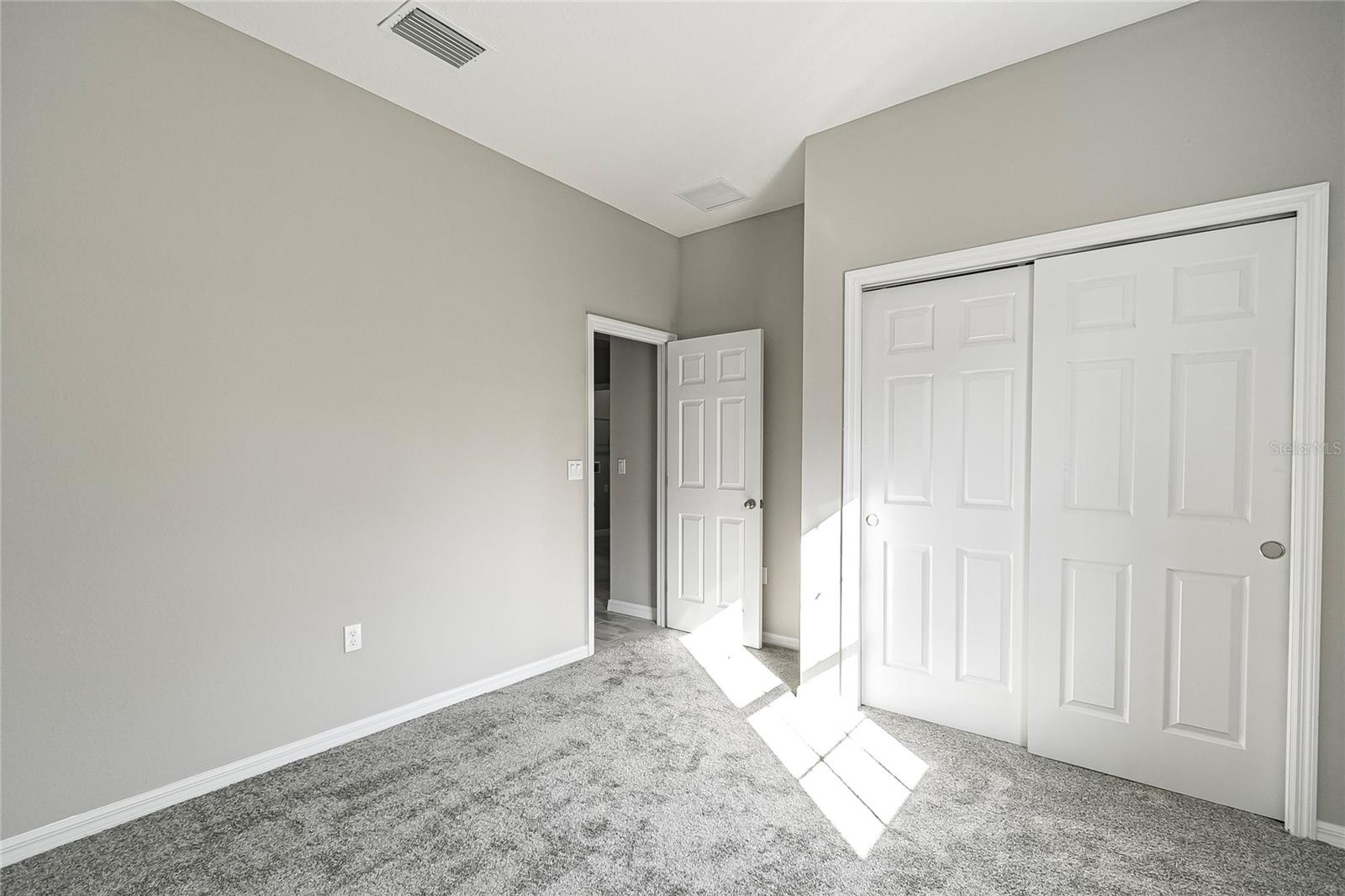 SILVER SPGS SHORES UN 31 - Land