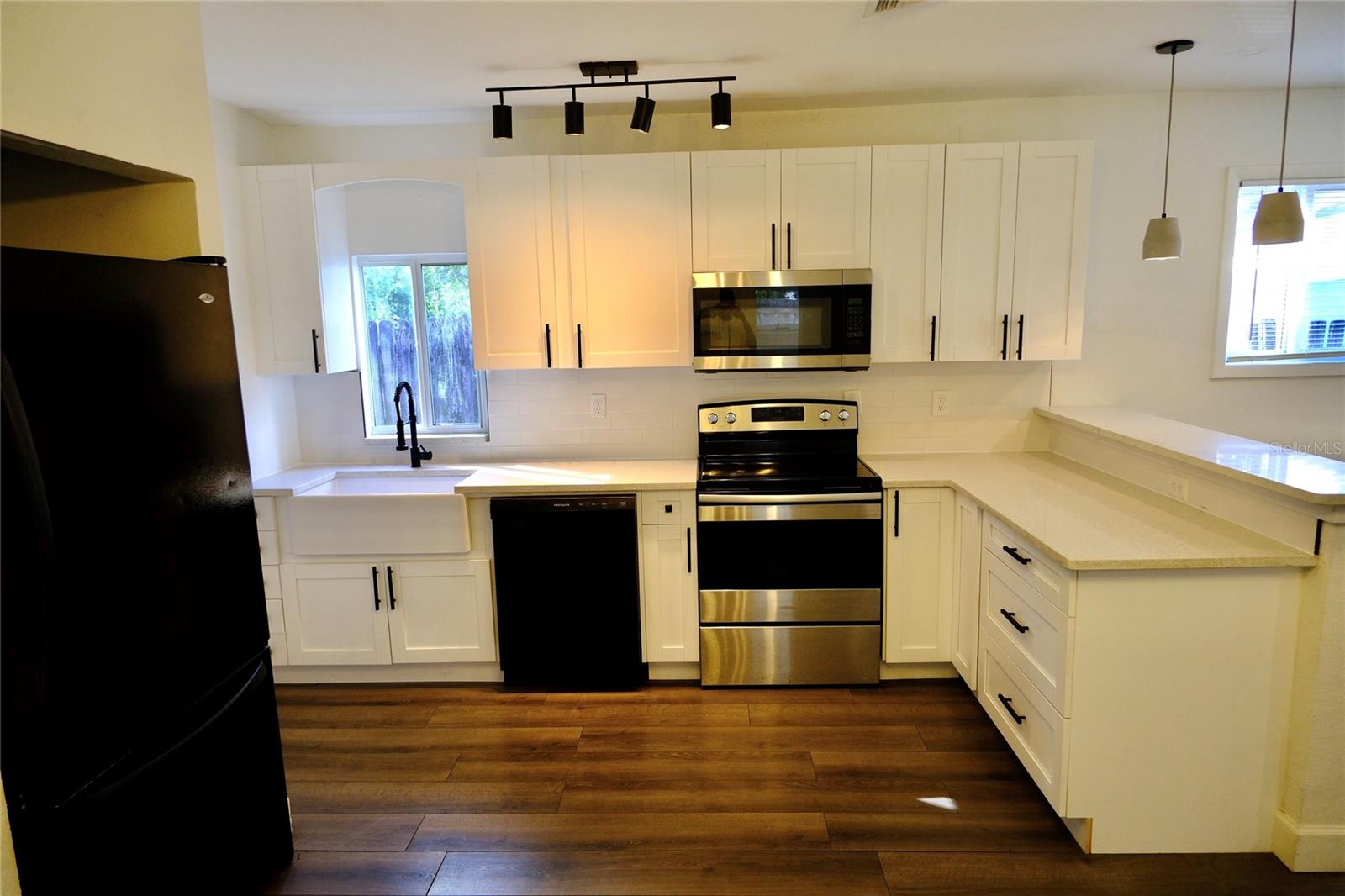 212 W HIAWATHA STREET