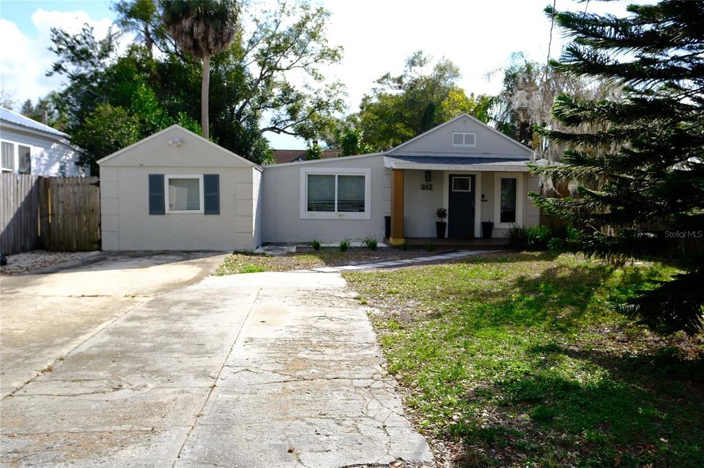 Photo of 212 W Hiawatha Street, Tampa, FL 33604 (MLS # TB8468104)