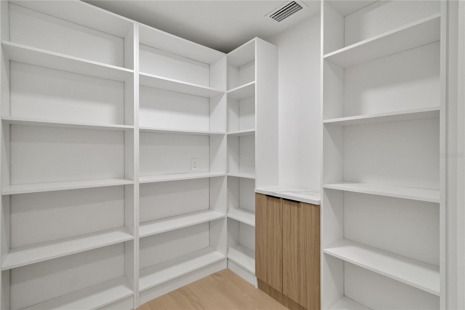 BAY HILL SEC 09 - Residential