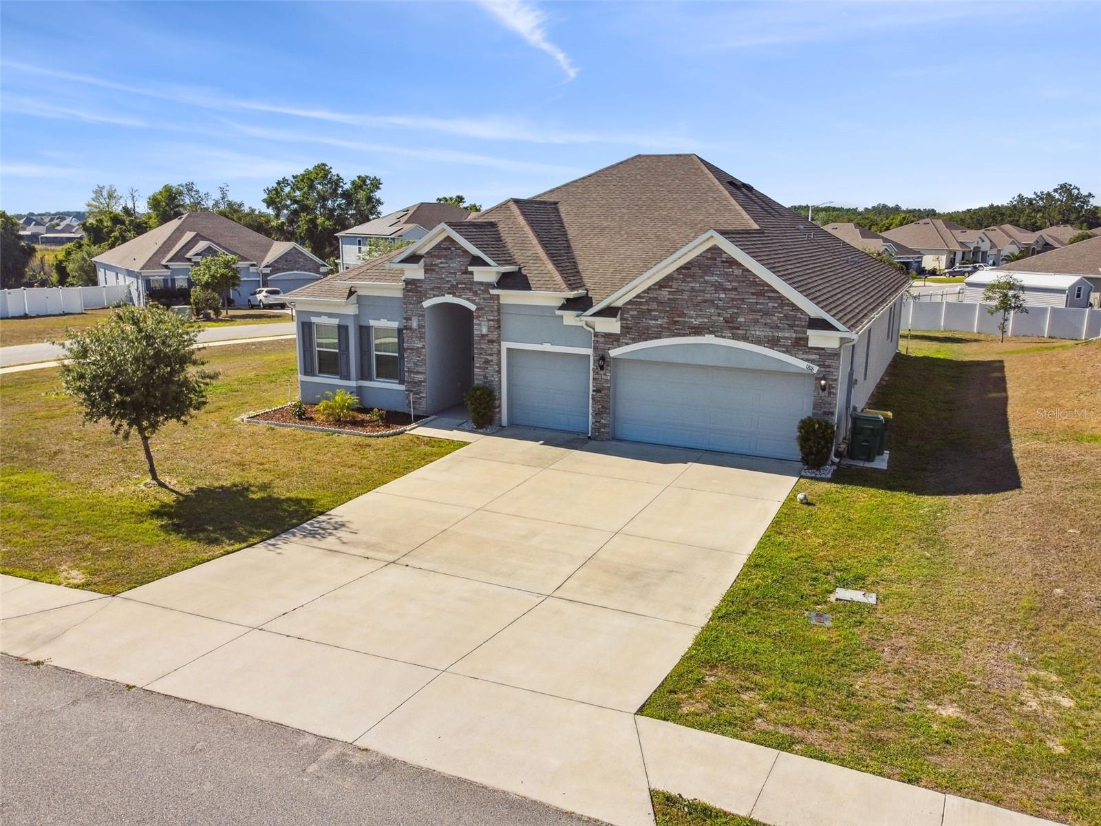 1816 FOREST GLEN DRIVE