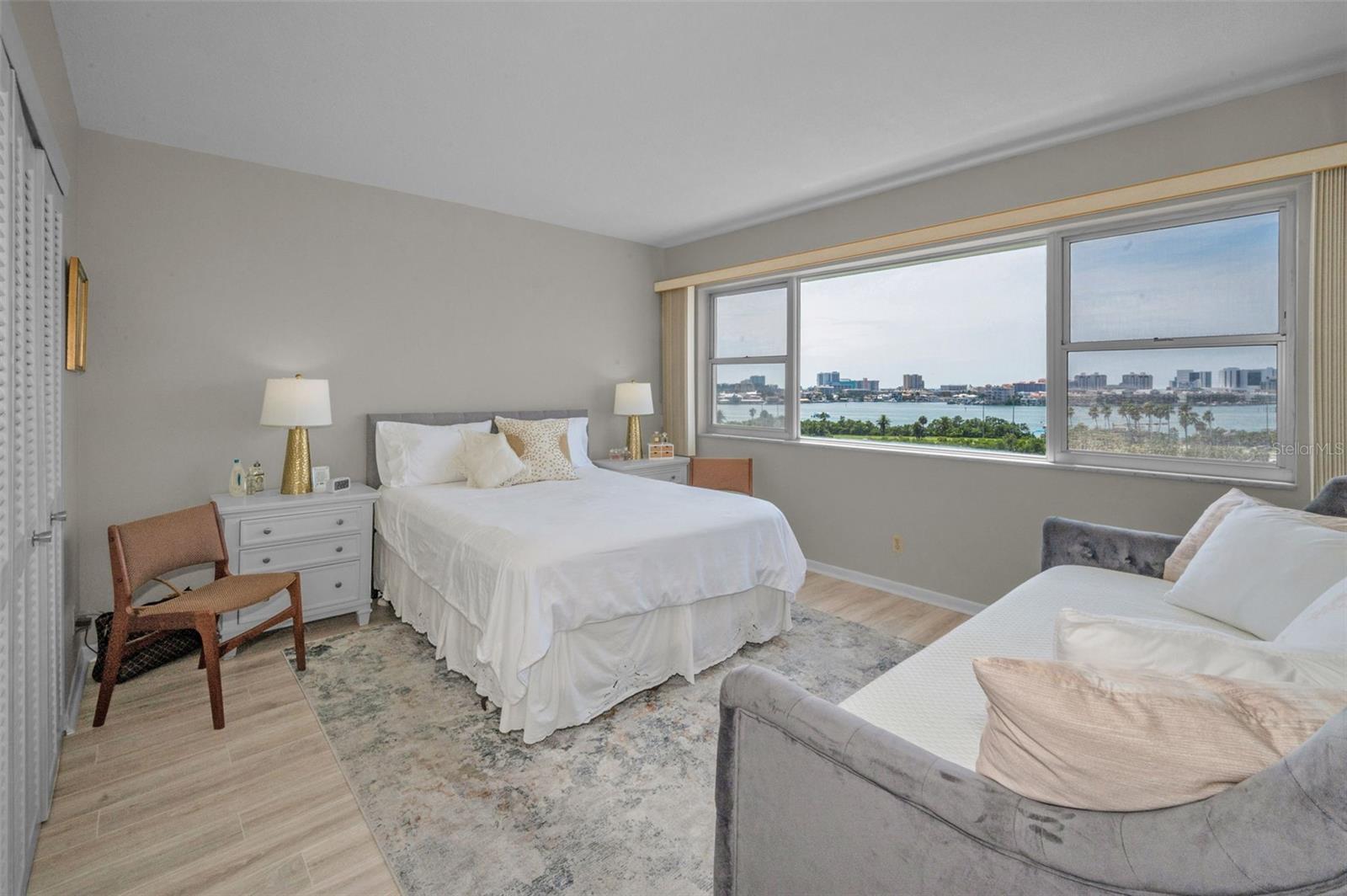 HORIZON HOUSE CO-OP - Residential