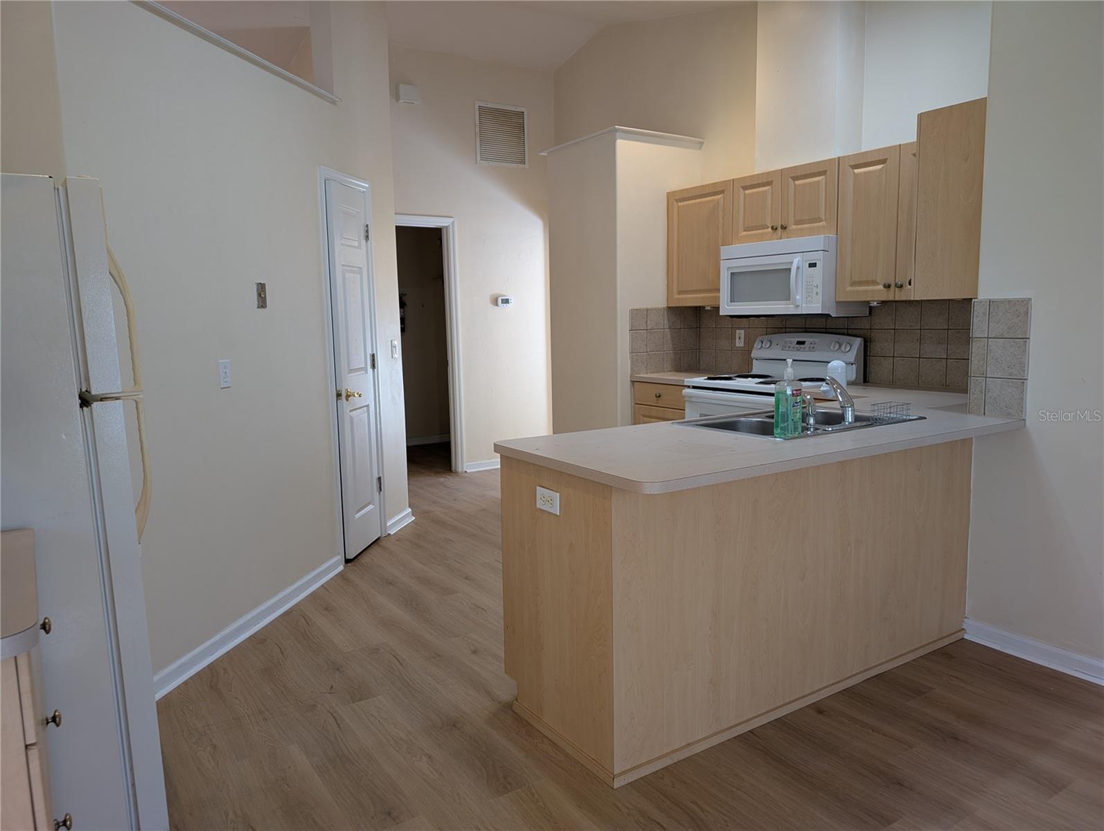 HAMILTON POND - Residential Lease