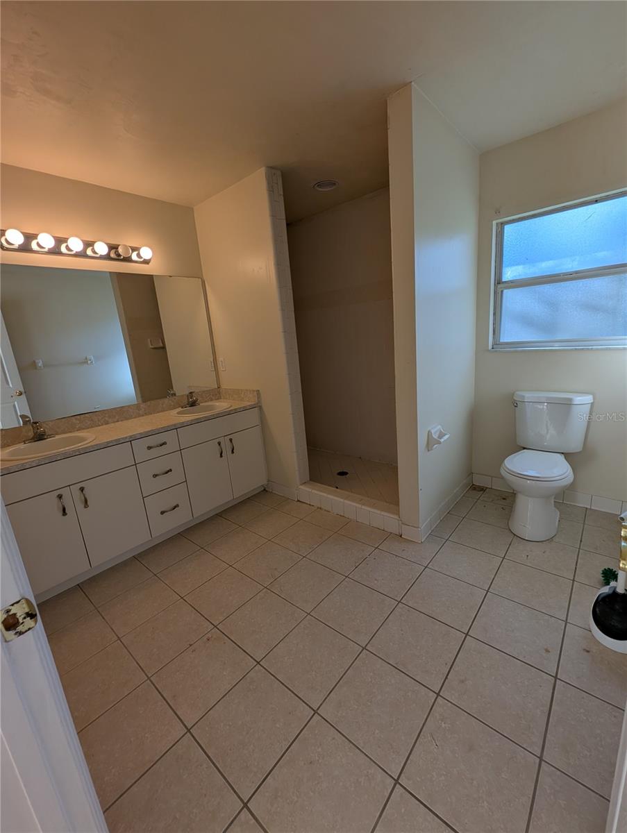 HAMILTON POND - Residential Lease