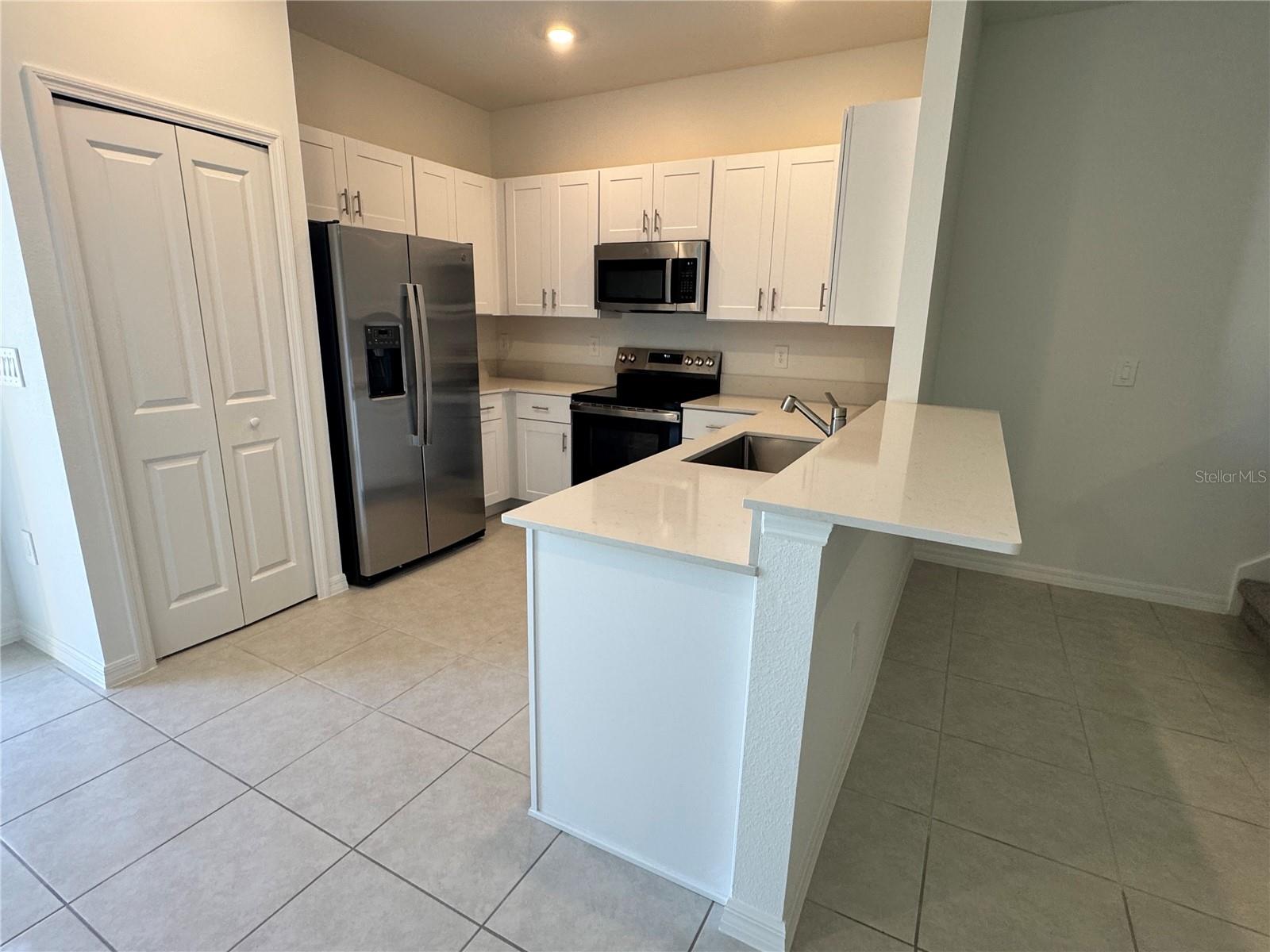 SEAIRE TOWNHOMES - Residential Lease