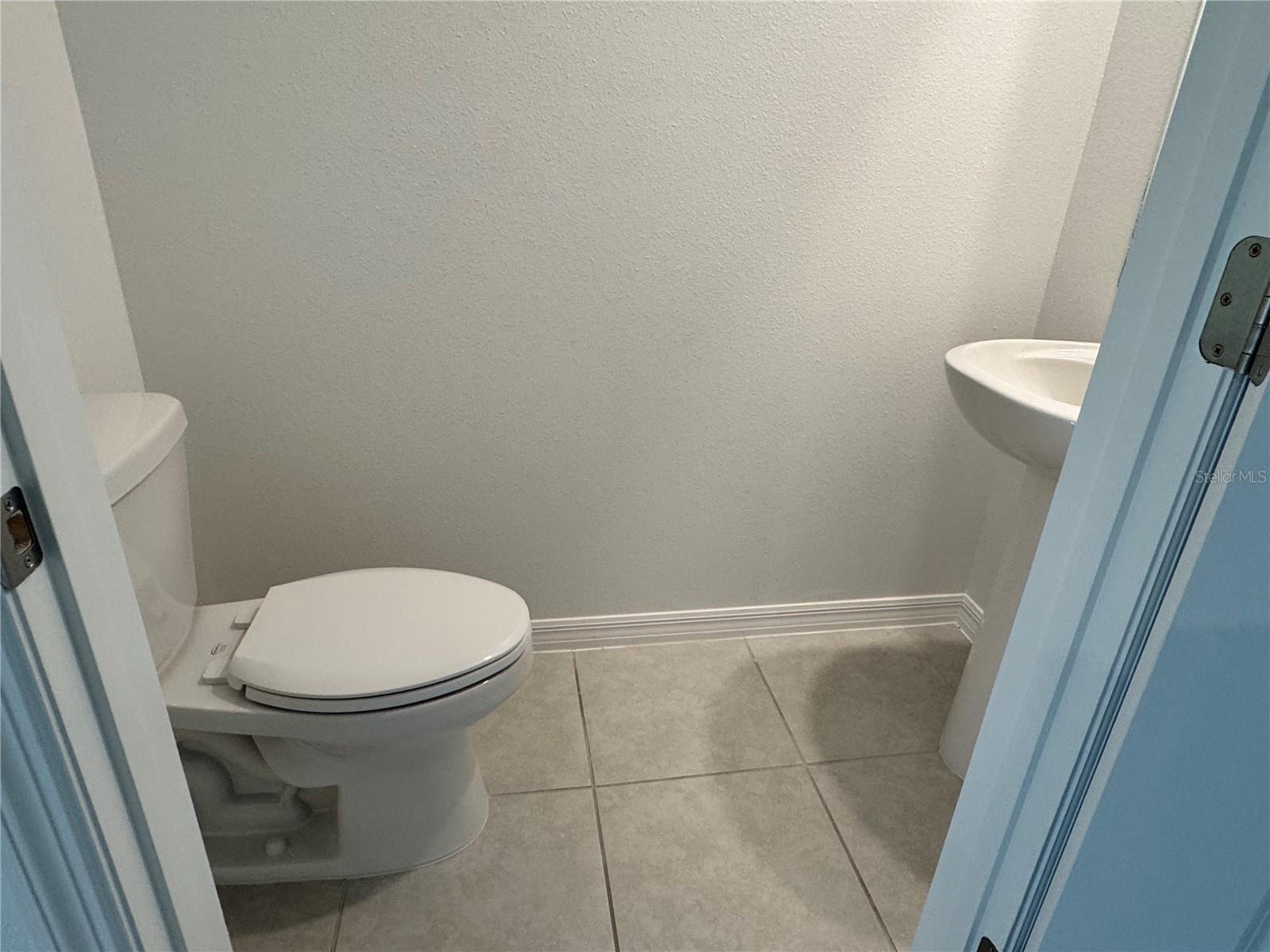 SEAIRE TOWNHOMES - Residential Lease