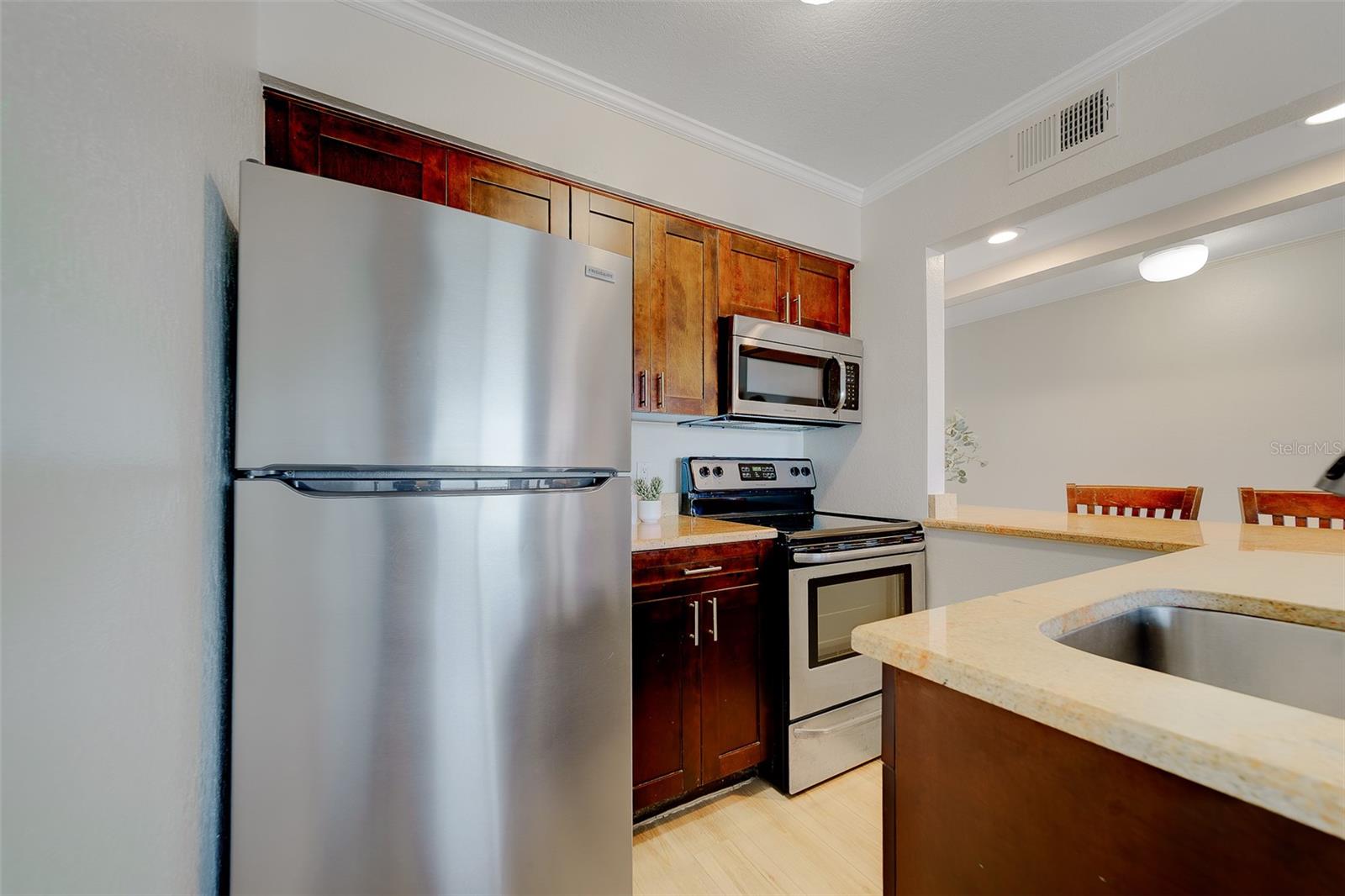 SAILPORT RESORT CONDO ON - Residential