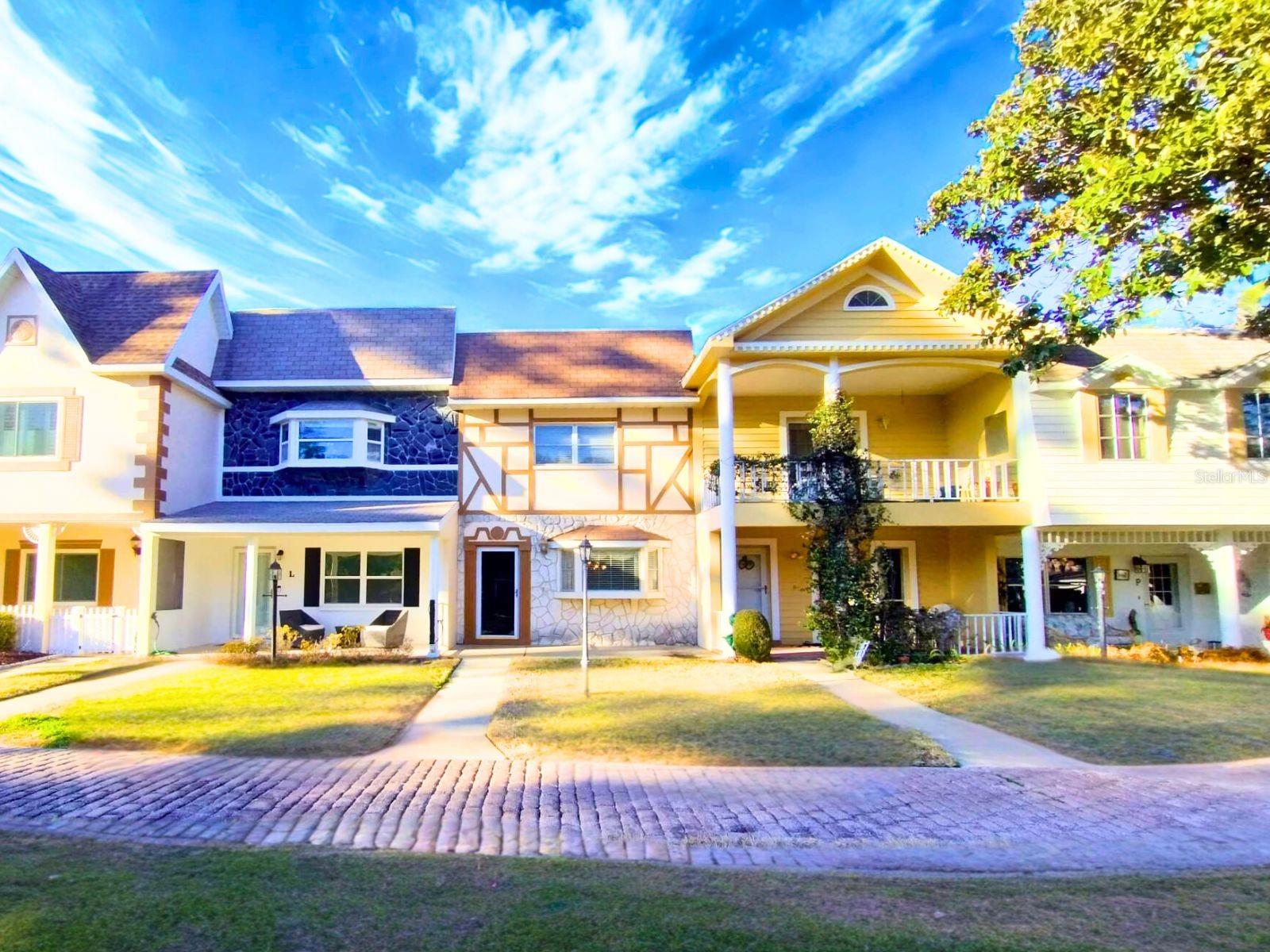 ON TOP OF THE WORLD - Residential