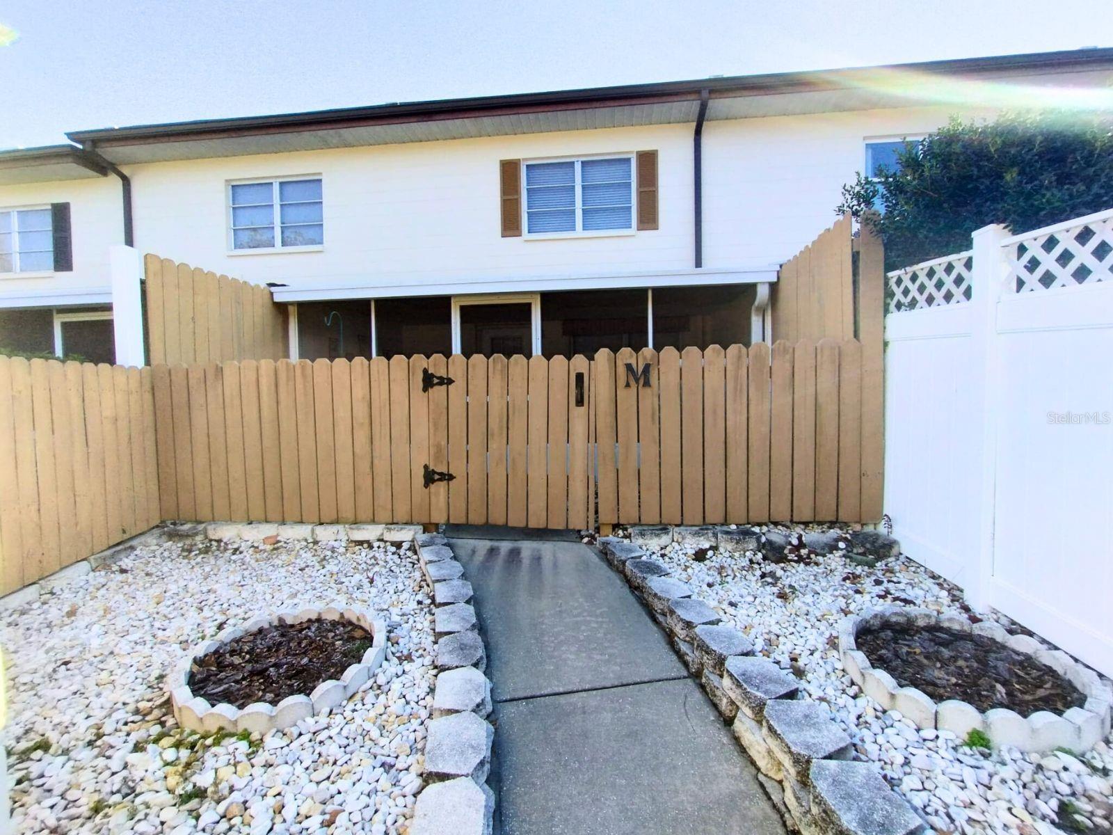 ON TOP OF THE WORLD - Residential