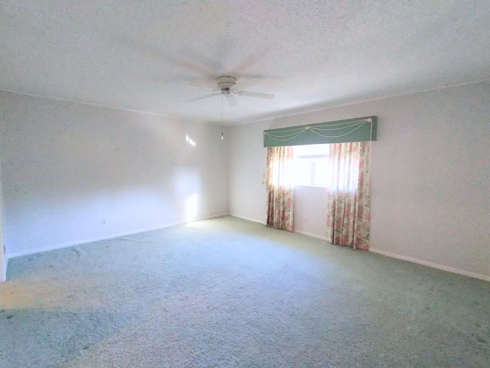 ON TOP OF THE WORLD - Residential