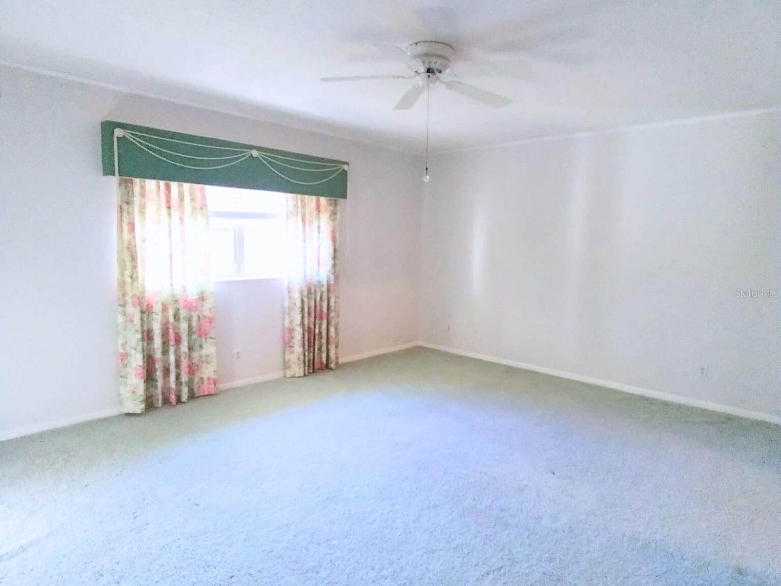 ON TOP OF THE WORLD - Residential