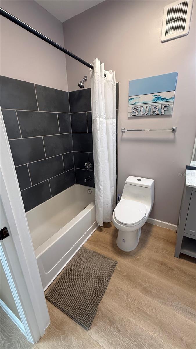 THE VILLAS CONDO - Residential