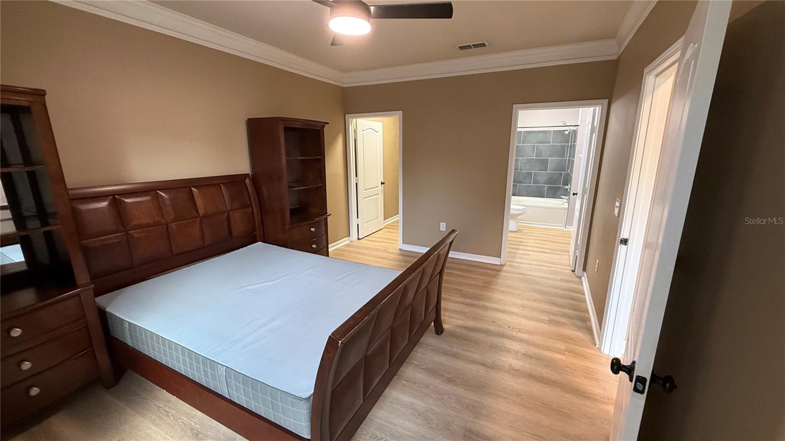 THE VILLAS CONDO - Residential