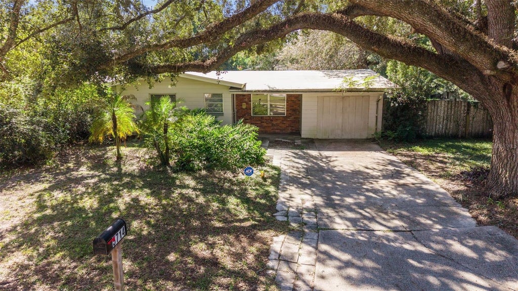 Photo of 5714 Fernhill Drive, Orlando, FL 32808 (MLS # A4710742)
