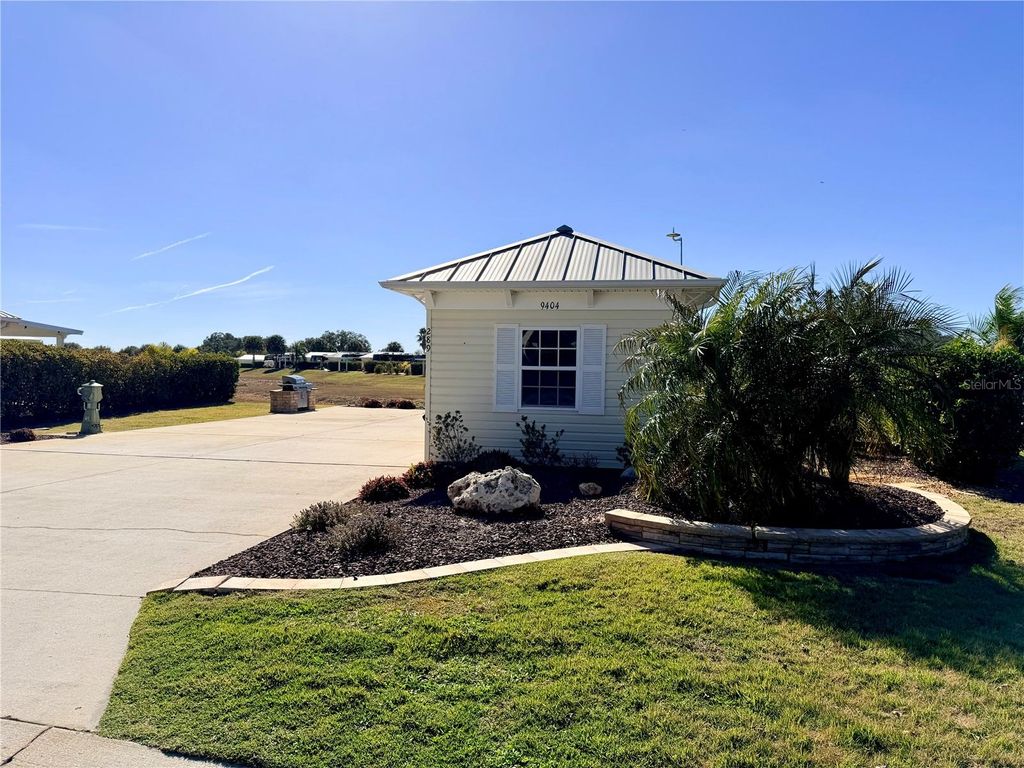 Photo of 9404 SE 49th Terrace, Webster, FL 33597 (MLS # G5106915)