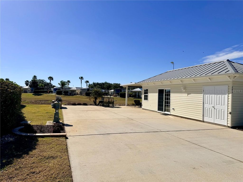 Photo of 9404 SE 49th Terrace, Webster, FL 33597 (MLS # G5106915)