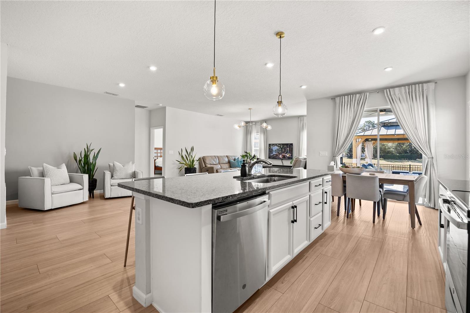 KENSINGTON RESERVE PH II - Residential