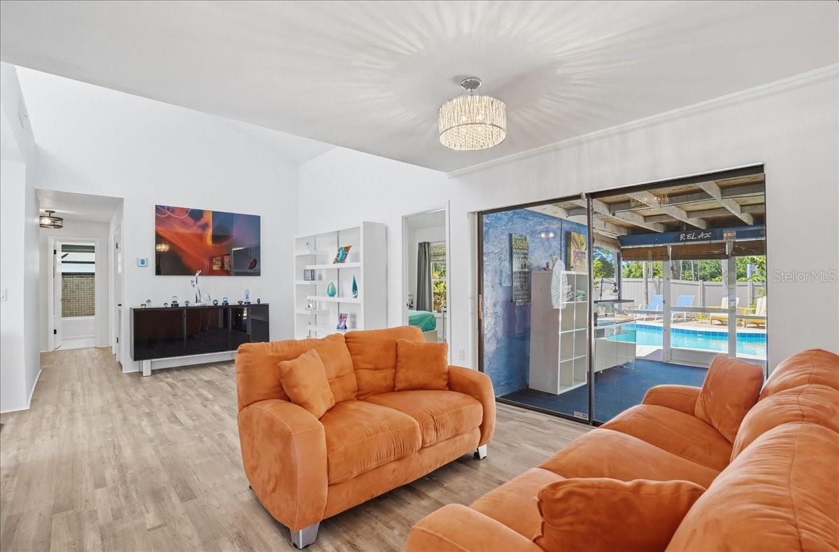 LAKE ST GEORGE-UNIT 1 - Residential