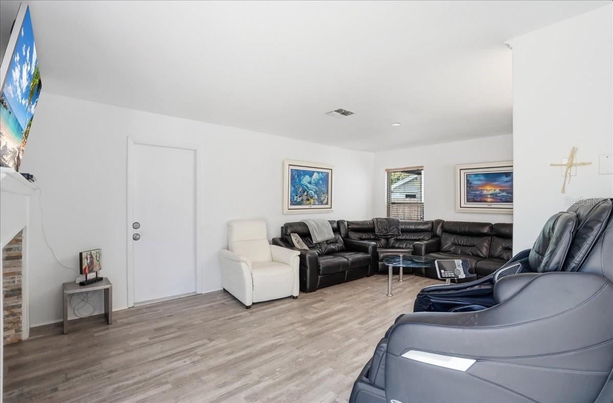 LAKE ST GEORGE-UNIT 1 - Residential