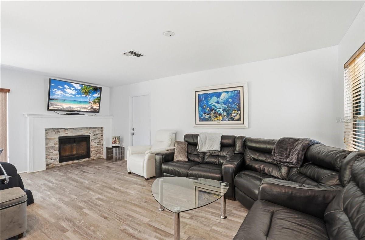 LAKE ST GEORGE-UNIT 1 - Residential