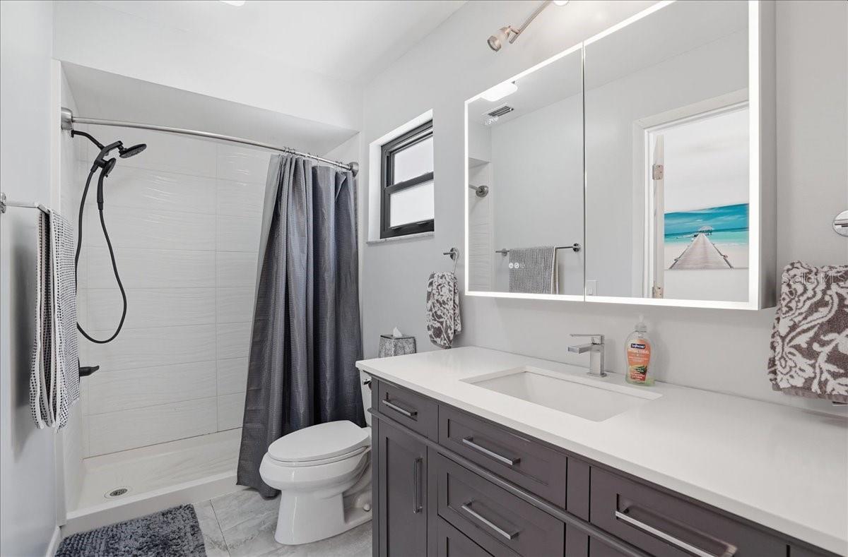 LAKE ST GEORGE-UNIT 1 - Residential