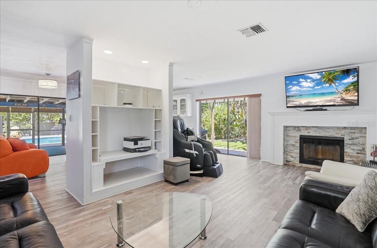 LAKE ST GEORGE-UNIT 1 - Residential