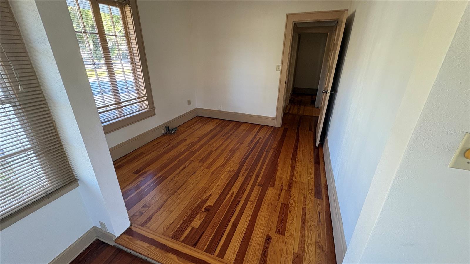 122 N ST. CLAIR ABRAMS AVENUE