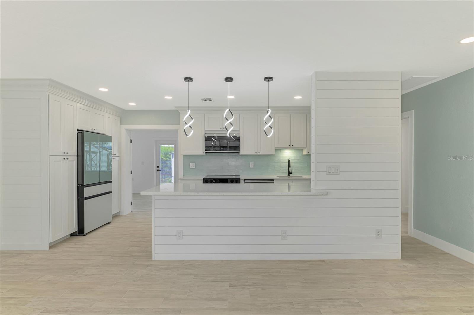 SOUTH VENICE - Residential