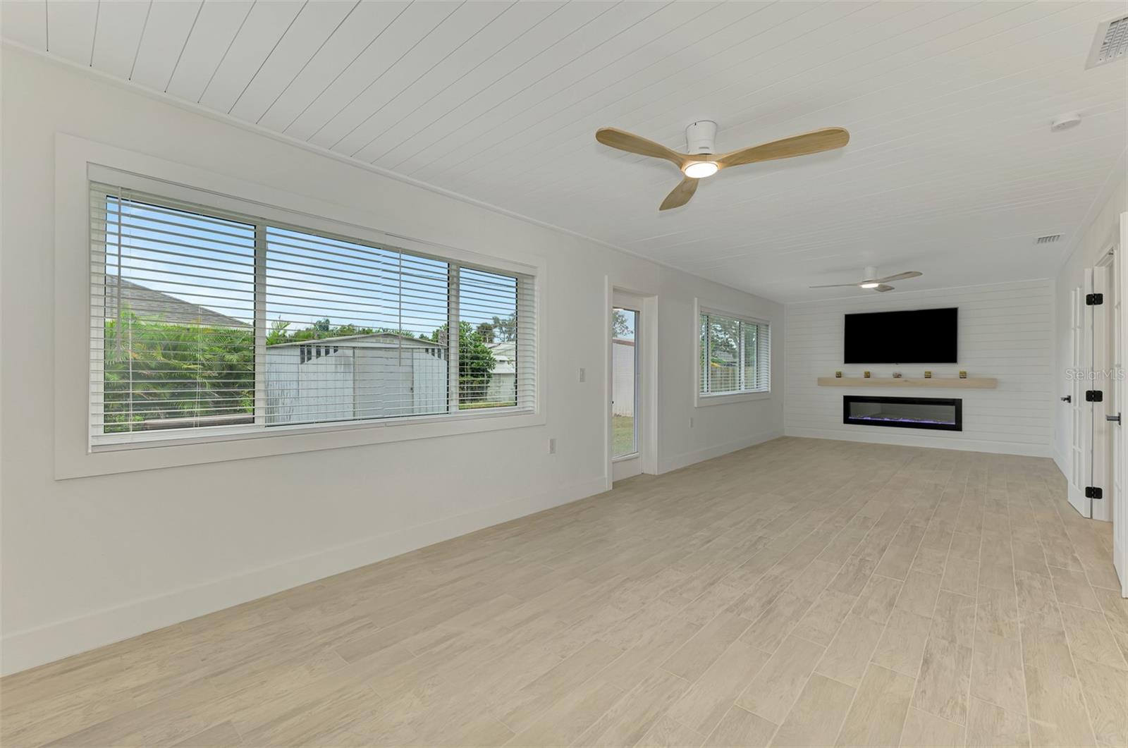 SOUTH VENICE - Residential