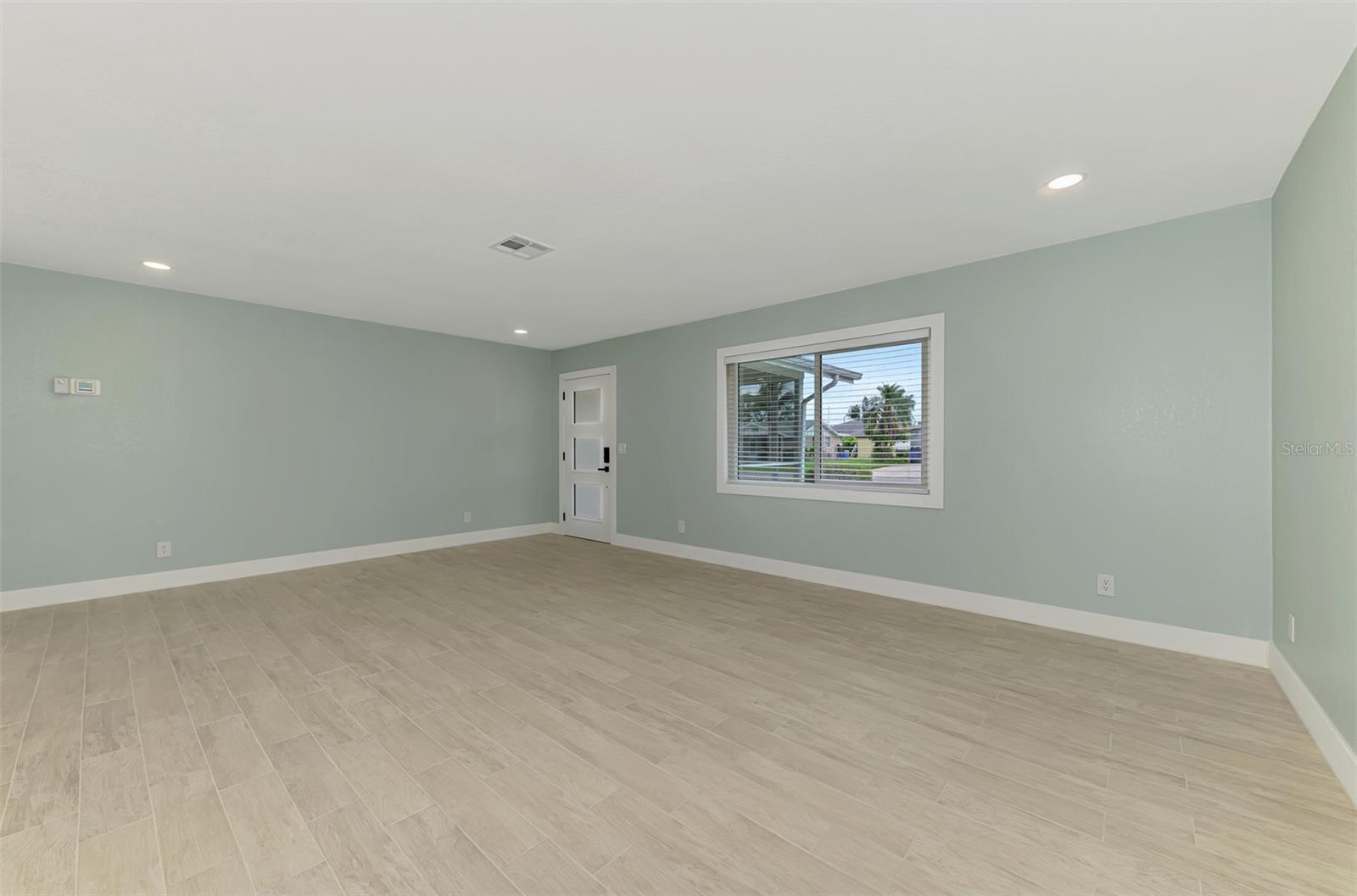 SOUTH VENICE - Residential