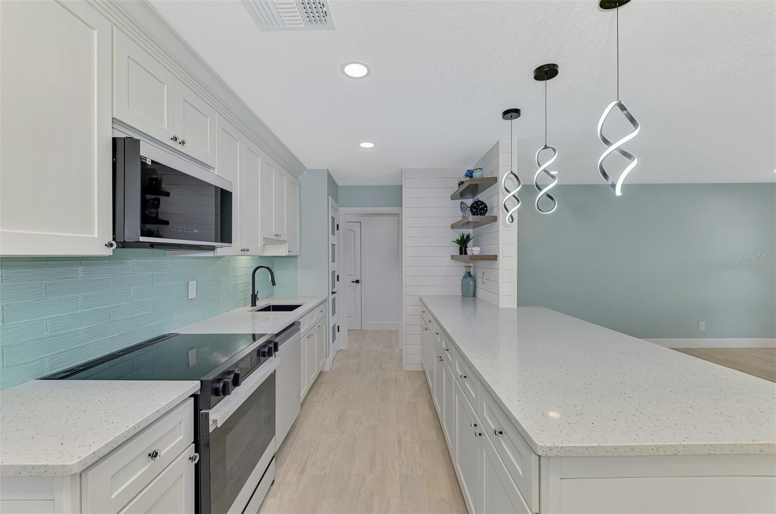 SOUTH VENICE - Residential