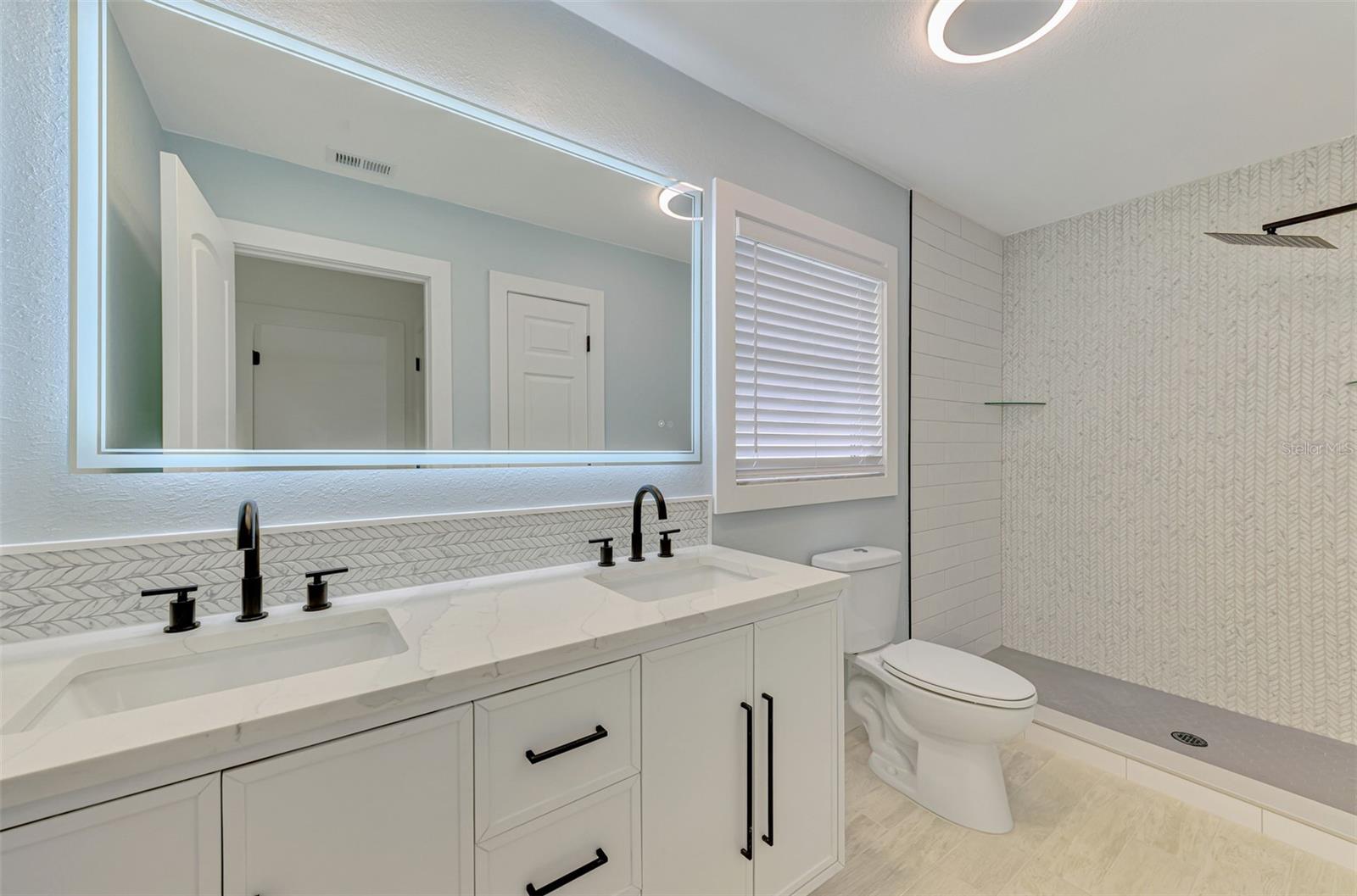 SOUTH VENICE - Residential