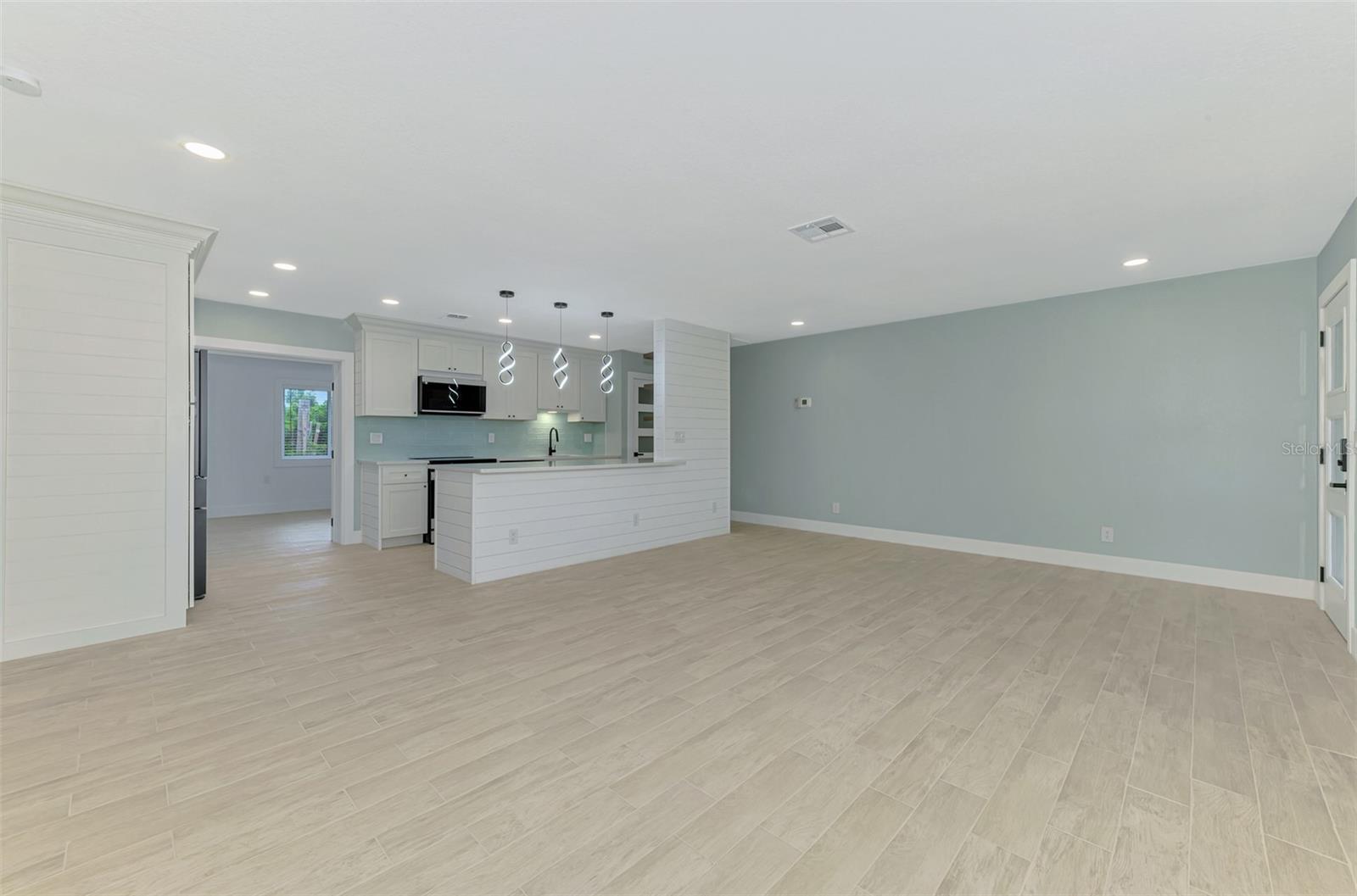 SOUTH VENICE - Residential