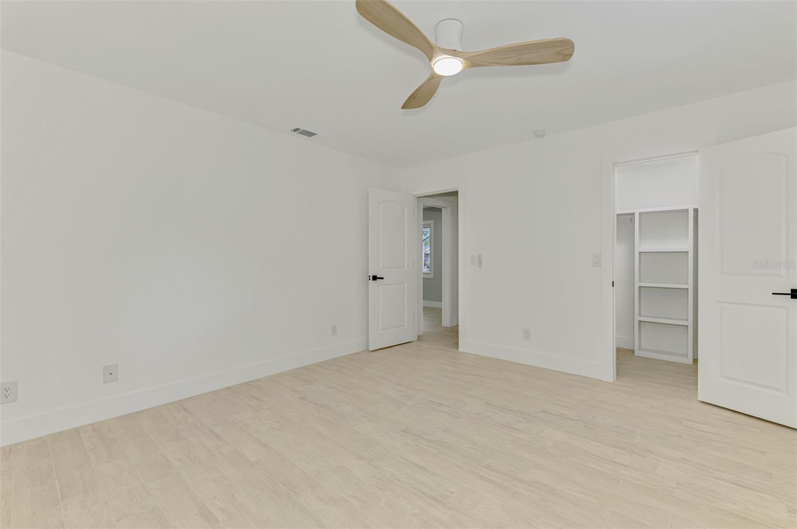 SOUTH VENICE - Residential