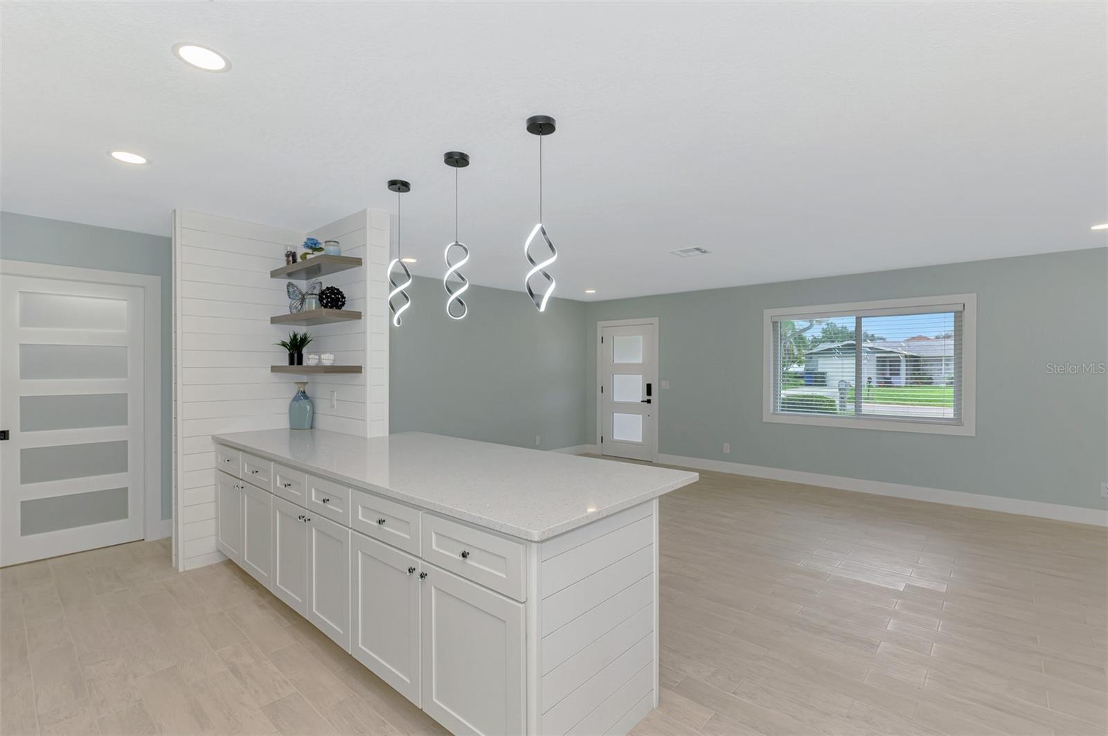 SOUTH VENICE - Residential