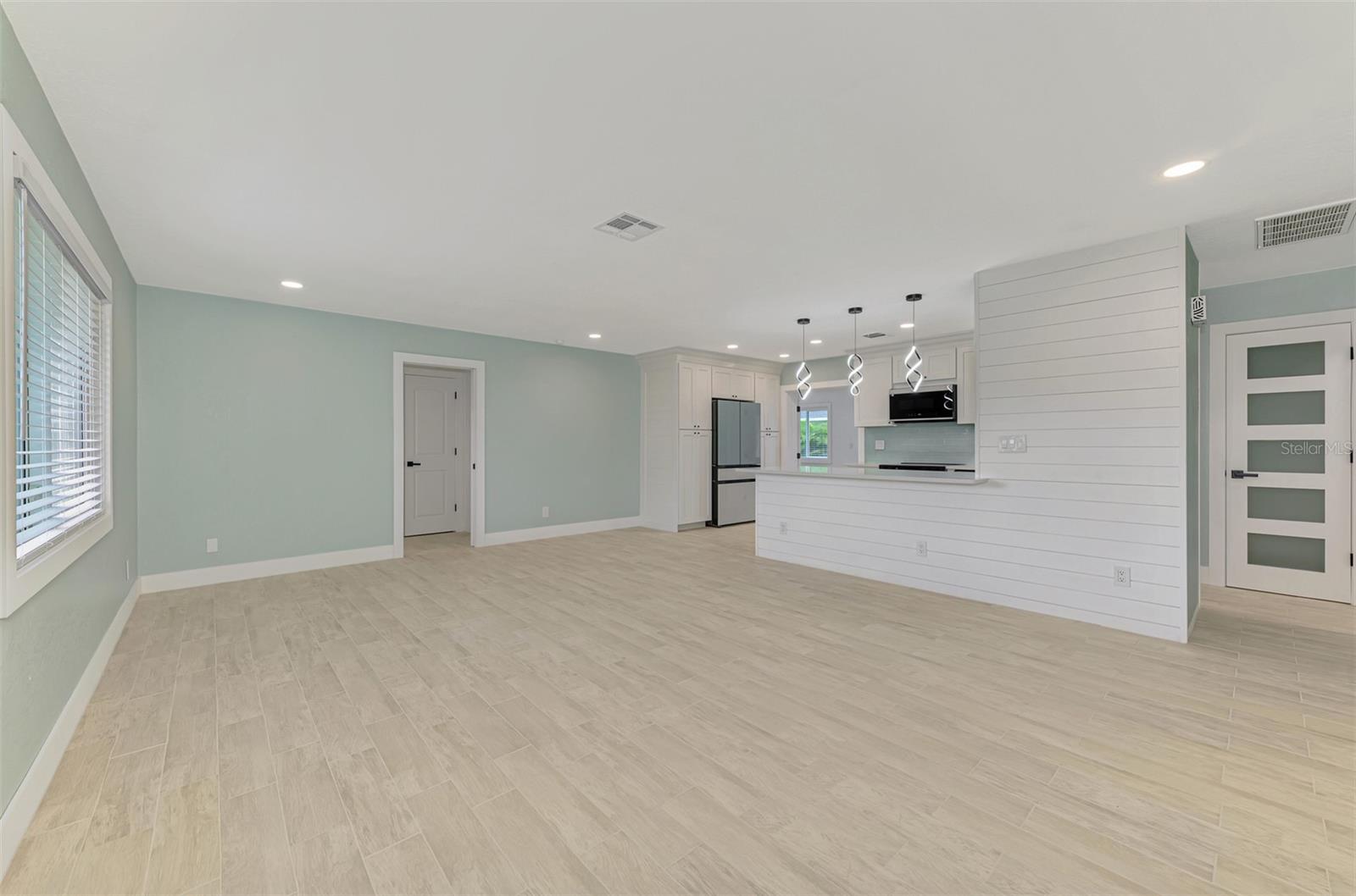 SOUTH VENICE - Residential